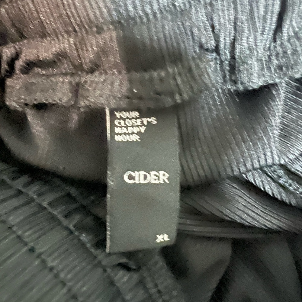 Cider Black Wide-Leg Drawstring Pants - Picture 5 of 5